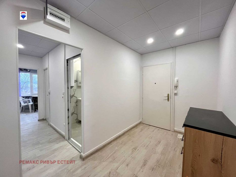 Продава се Тристаен апартамент в Русе, Родина 3 - 92 кв.м за 720 €/кв.м - Снимка #6