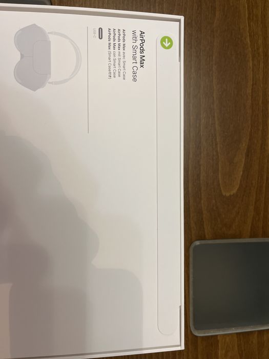 AirPords Max with Smart Case