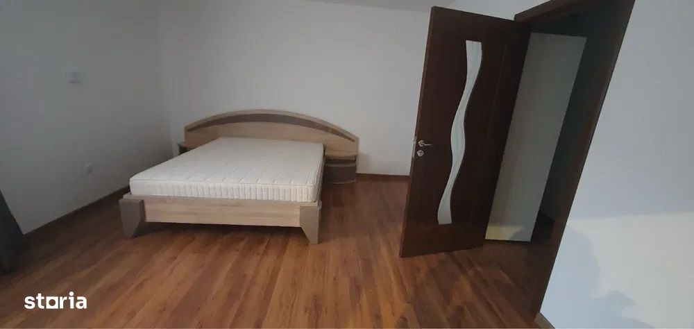 Central - Inchiriere casa, curte comuna - Str. Crinului