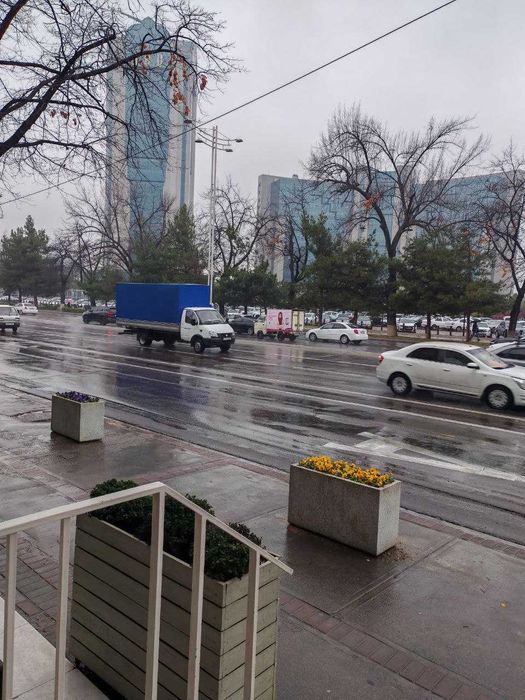 Под  аренду Аптеки, Офиса, Магазина, вдоль центральной дороги!