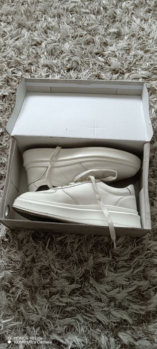 Adidași mărimea 40