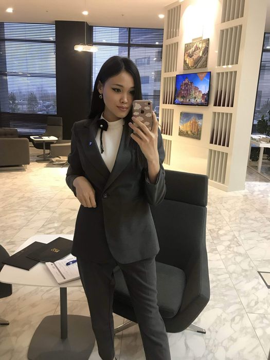 Продам офисное платье и костюм