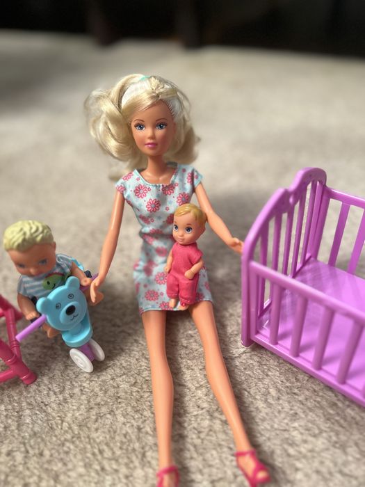 Кукла Стефи майка на три дечица .