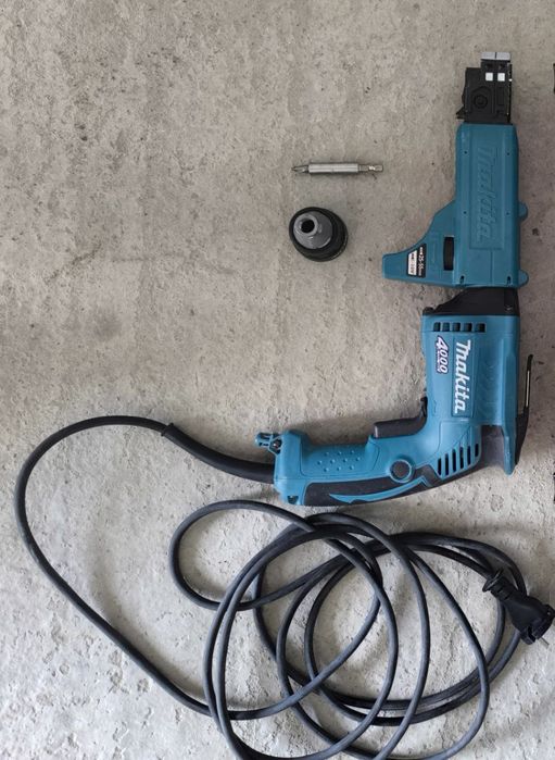 Шруповерт для гипсокартона Makita