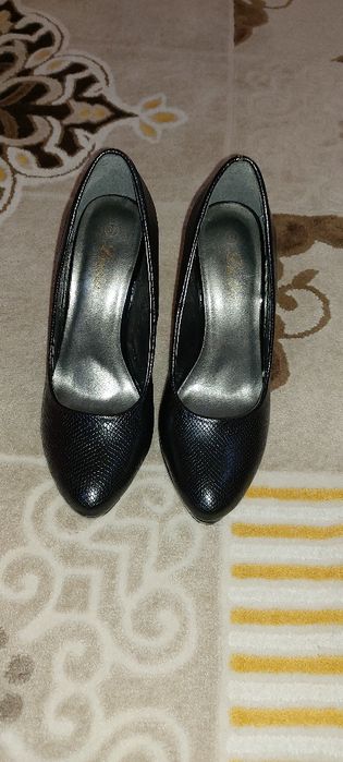 Pantofi cu platforma 37 ca noi