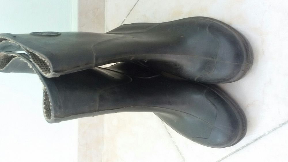 Гумени български ботуши