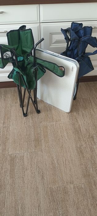 Продам стол и стулья туристический.