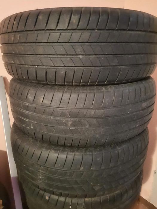 4 Anvelope iarna 225/75R16 Toyo + 4 anv vara 255/65R16 Bridgestone