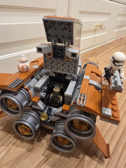 Продавам Lego Star Wars 3 броя сетове