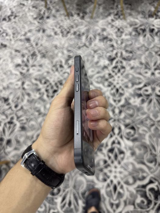 iPhone 16e Black
