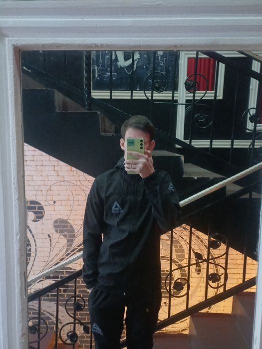 Спортивные костюмы новые