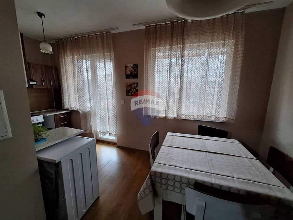 Дава се под наем Четиристаен апартамент в Варна, Център - 98 кв.м за 508.47 € - Снимка #3