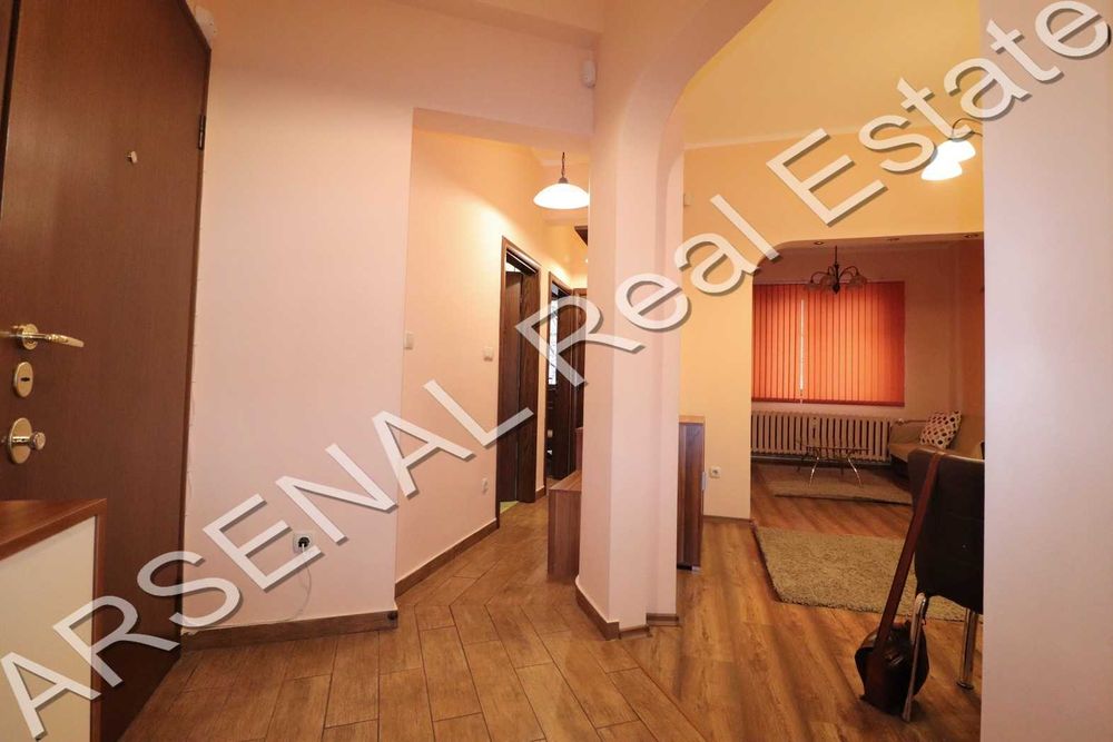 Дава се под наем Тристаен апартамент в София, Център - 110 кв.м за 800 € - Снимка #8