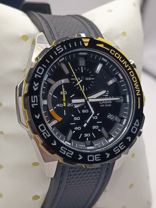 Часовник Casio EFR - 566 / 22 месеца гаранция