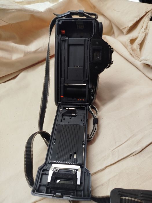 Canon RP с два обектива + Canon EOS 3000 /лентов/
