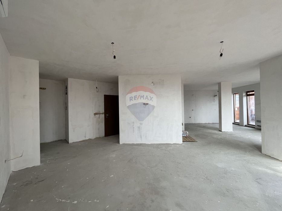 Продава се Тристаен апартамент в Балчик - 214 кв.м за 727 €/кв.м - Снимка #6