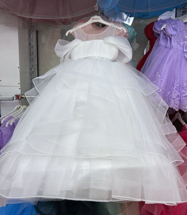 Продам десткое нарядное платье