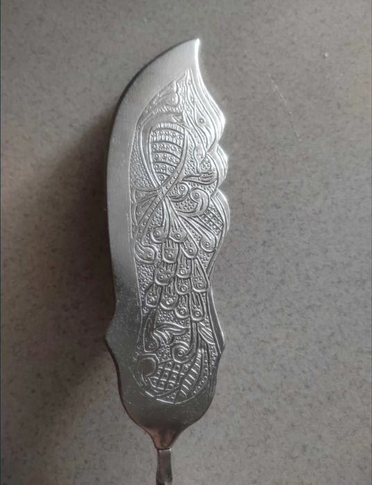 Нож резной с деревянной ручкой