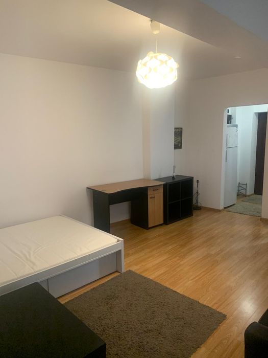Proprietar inchiriez garsoniera metrou crangasi bloc nou