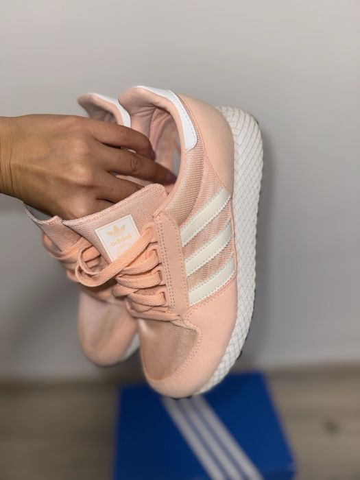 Adidas Дамски маратонки Adidas