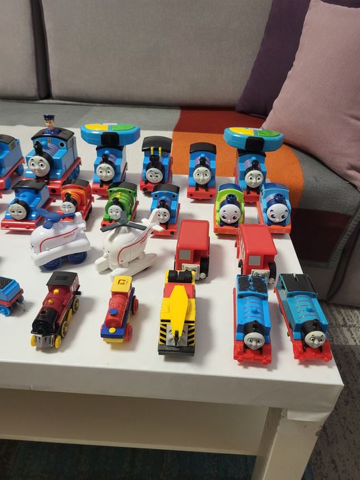 Thomas din plastic cu Baterii si Simple.