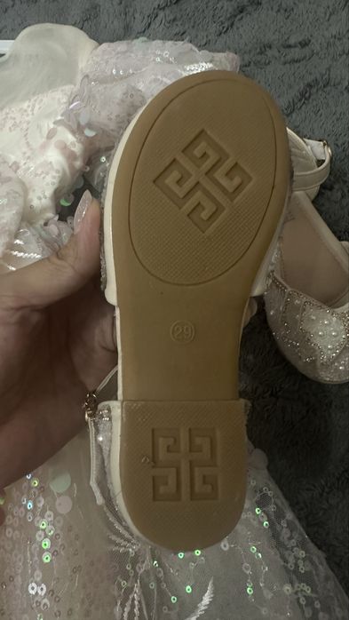 Шикарное платье и туфельки