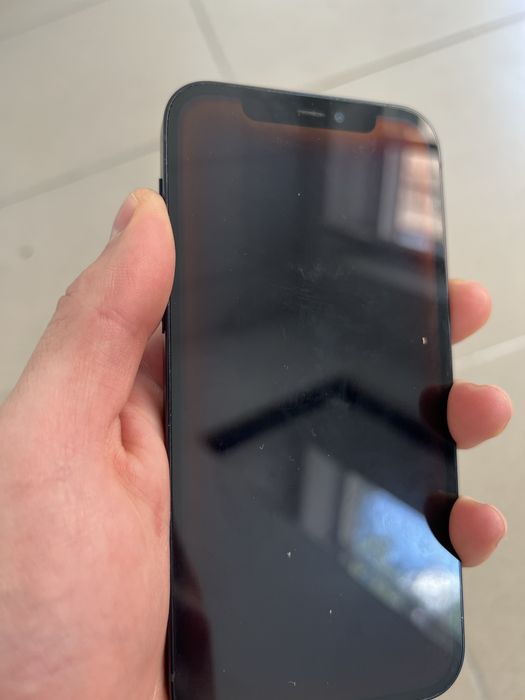 продам 12 айфон 64,79