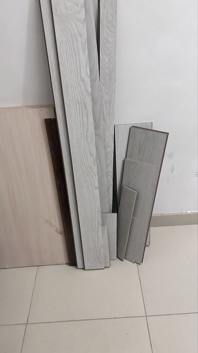 Отдам даром остатки материала после ремонта.