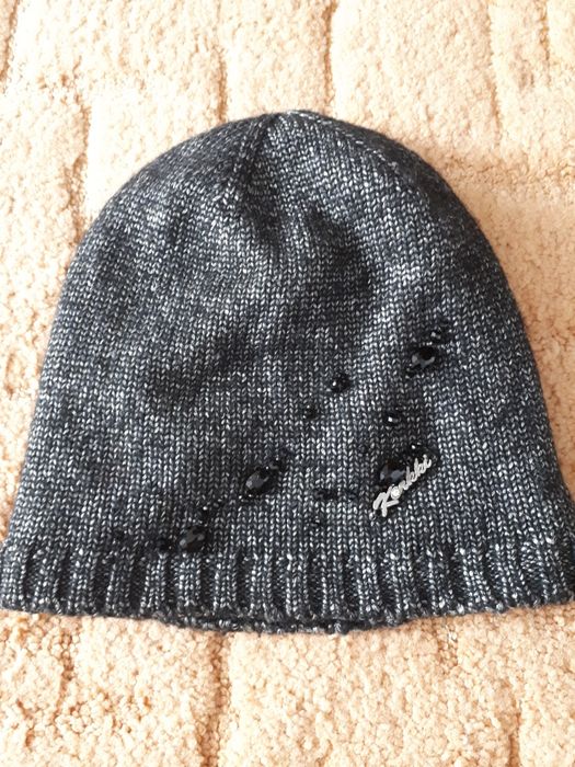 Шапки женские и наборами