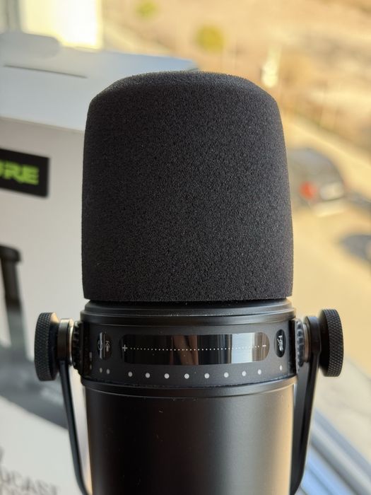 Микрофон Shure MV7