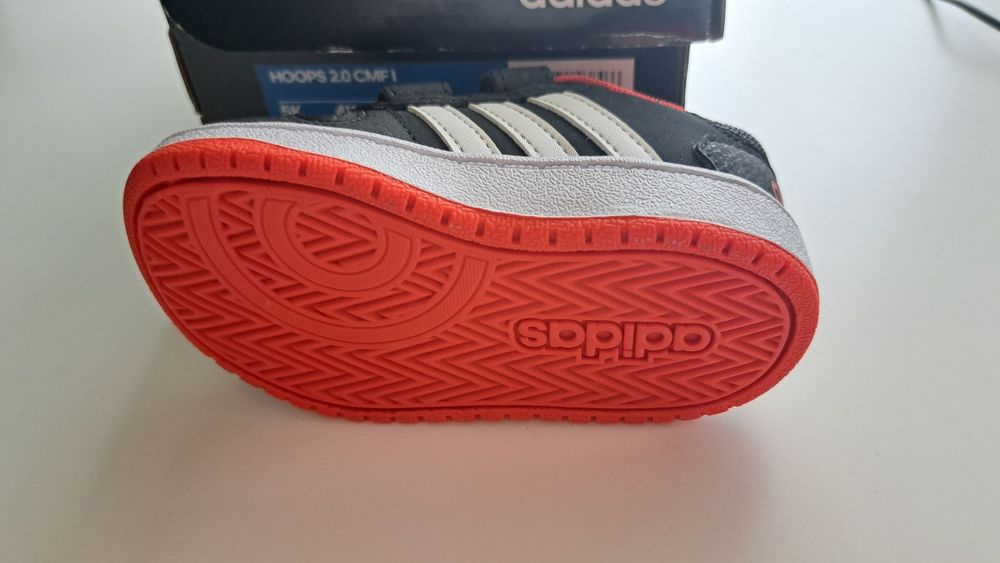 Adidas бебешки маратонки номер 20