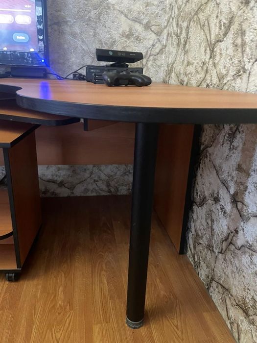 Стол директора офисный