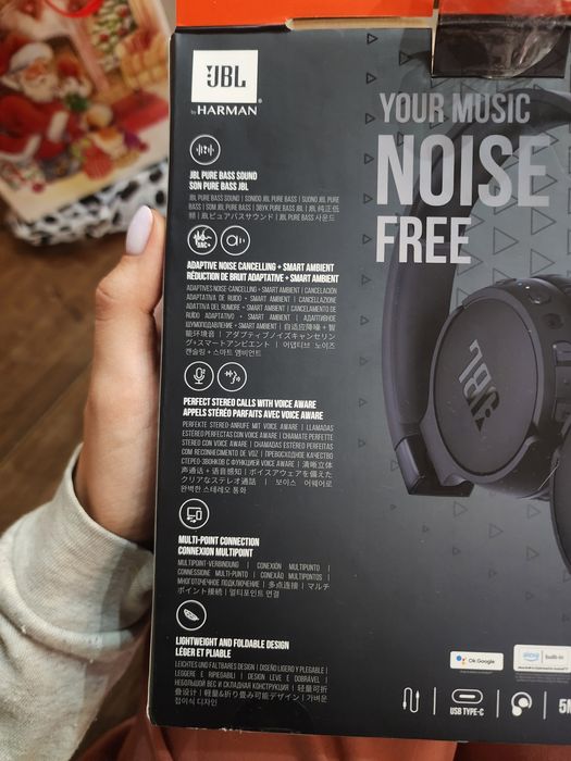 Casti JBL Tune 670NC