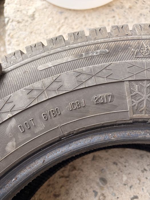 Зимни гуми 235/65 R16C