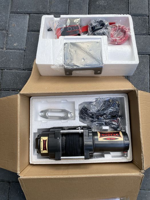 Troliu DRAGON WINCH 3500 lbs – NOU, cablu sintetic, telecomandă