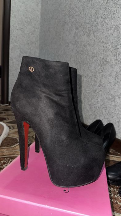 Обувь почти даром!!