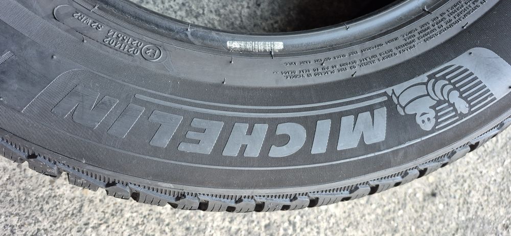 4 anvelope iarna ca noi Michelin 235/60/17.Pretul este pe bucata.