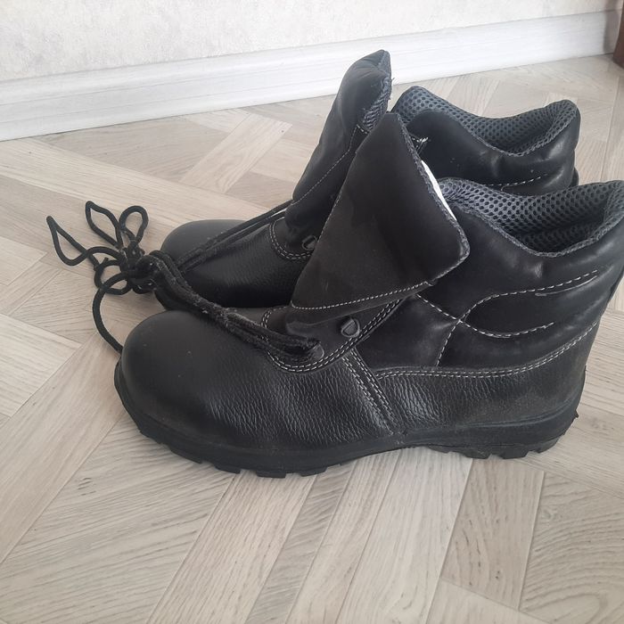 Продам ботинки  осенние