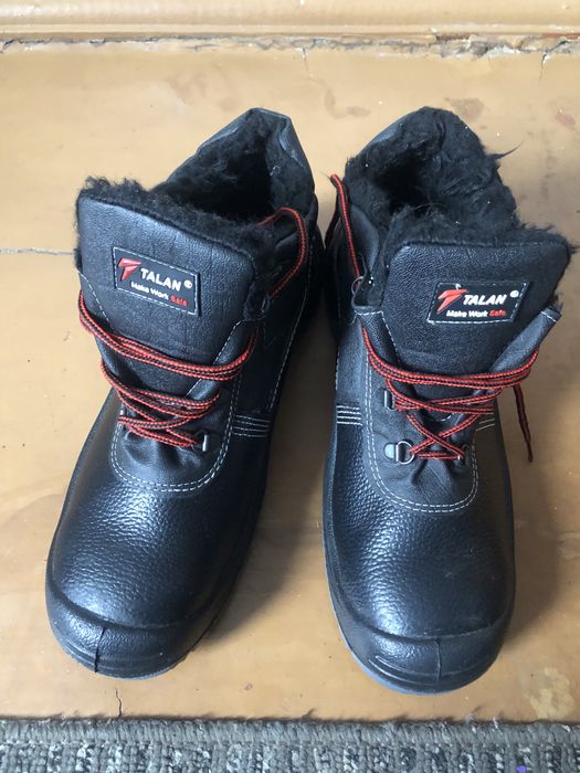 Продам спец обувь новая 44 размер