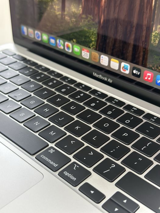 MacBook Air M1 (2020) — 256 GB
