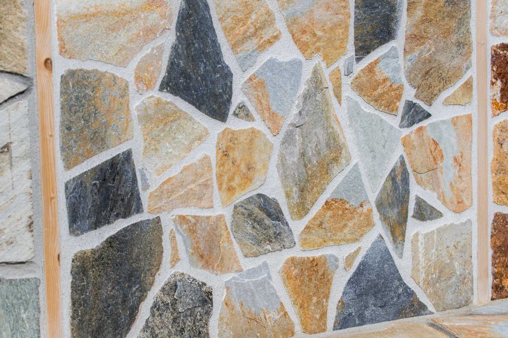 depozit piatra naturala decorativa travertin marmura granit pietricele