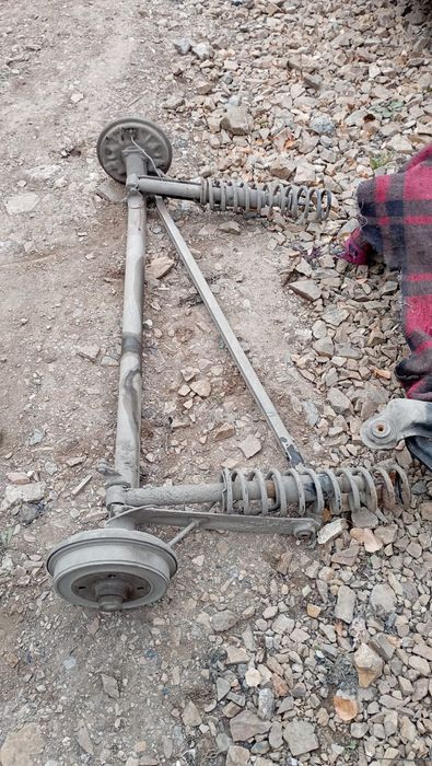 Продам запчасти на Ауди 80 б3