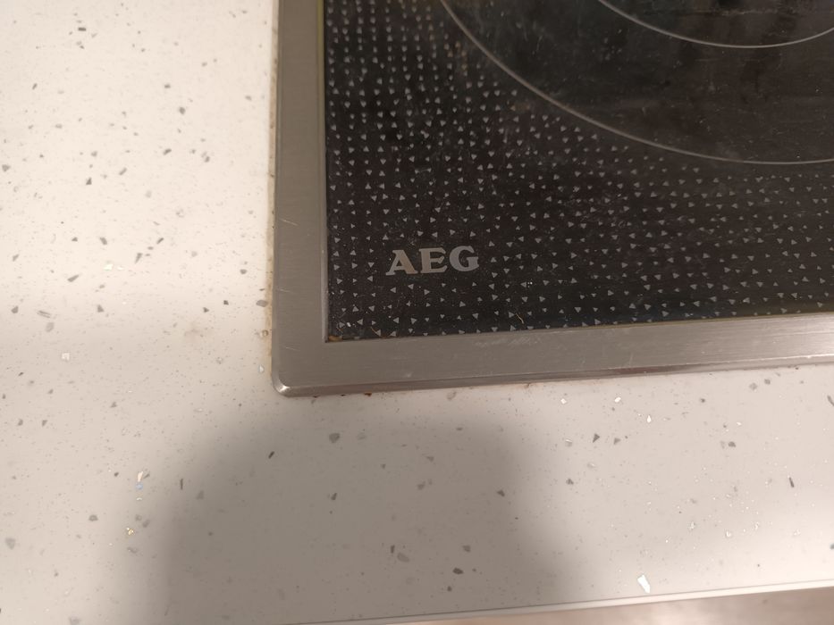 Фурна с котлони AEG