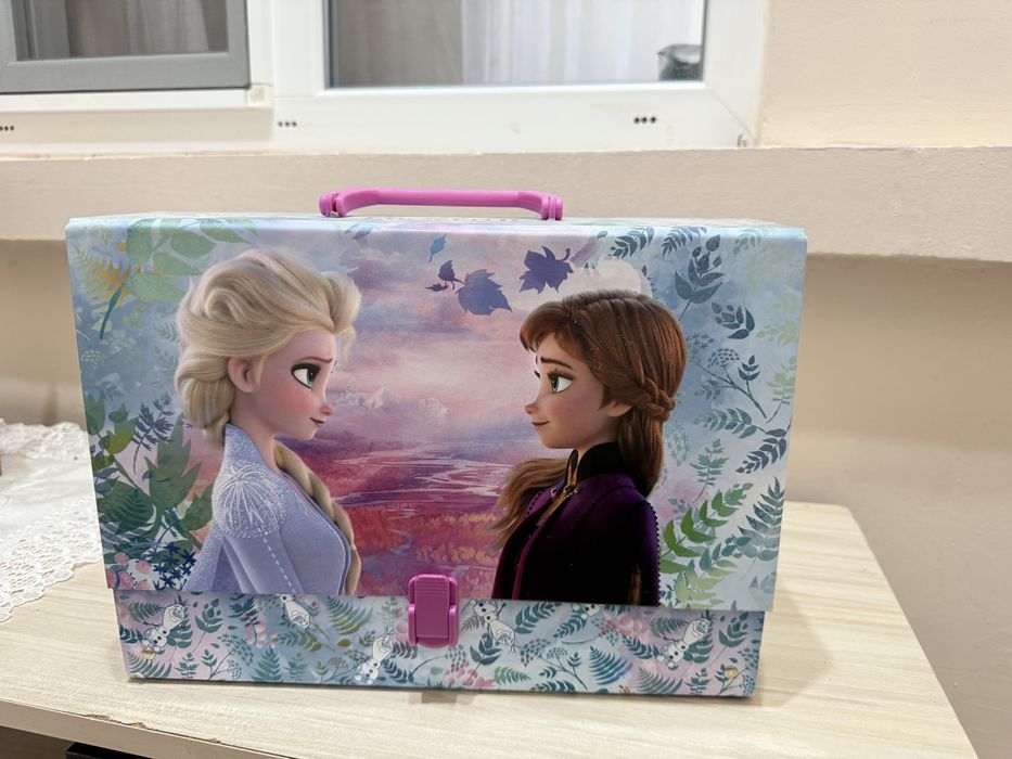 Детски куфар / кутия за играчки „Замръзналото кралство“ (Frozen)