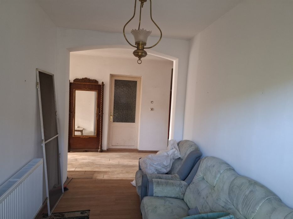 Vând casa strada Cocorilor