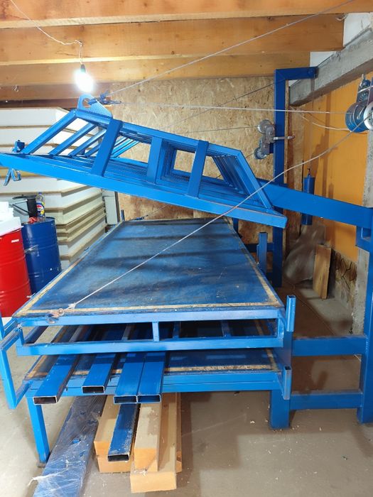 Presa panouri SIP , spuma poliuretanica