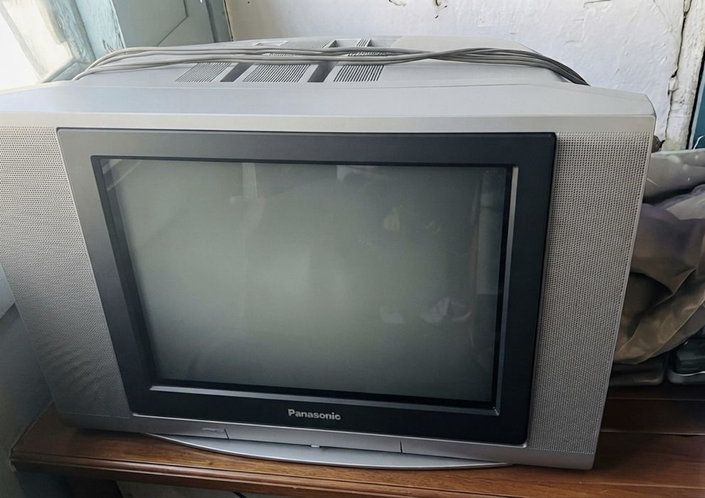 Продам комод советский и телевизор