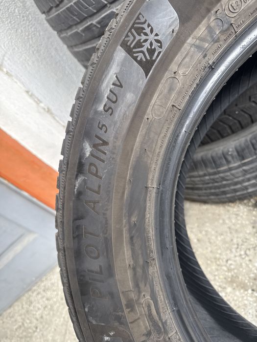 275.55.19 4 бр зимни гуми MICHELIN Гумите са като нови !