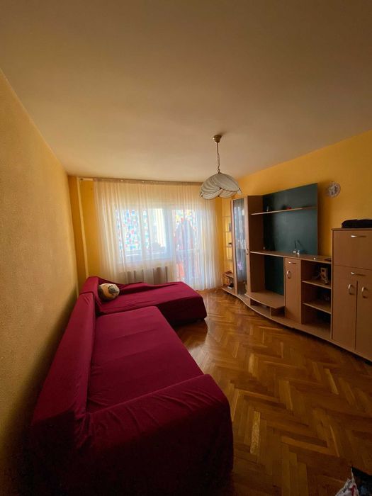 Închiriez apartament 3 camere