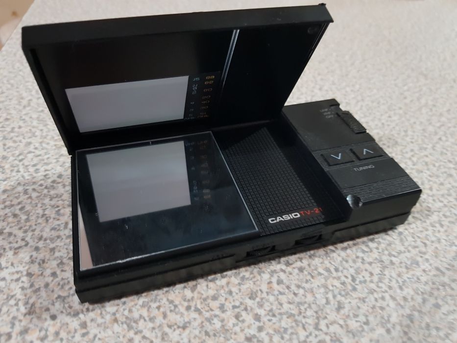 Casio TV-21 LCD Портативен / преносим винтидж телевизор Касио / Ретро